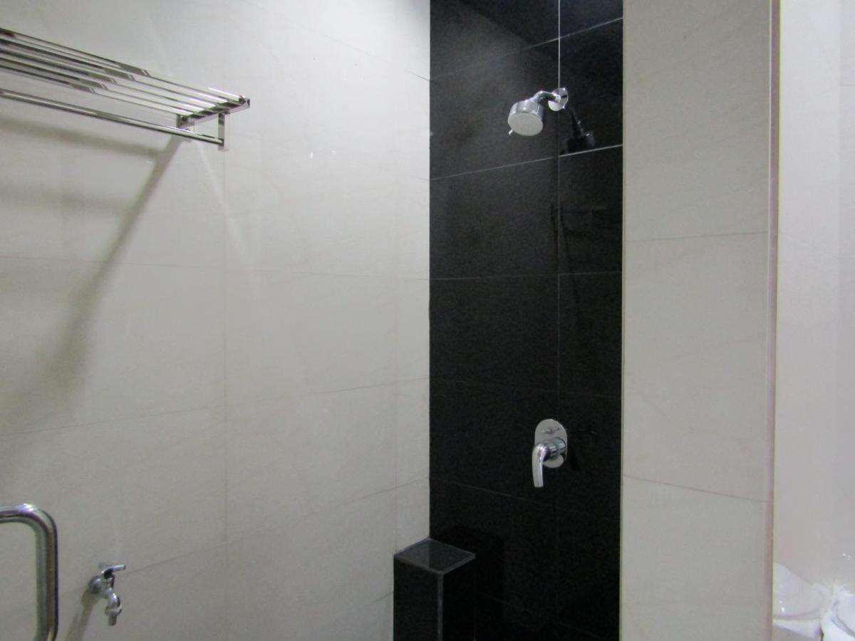 Madina Inn Yogyakarta Esterno foto
