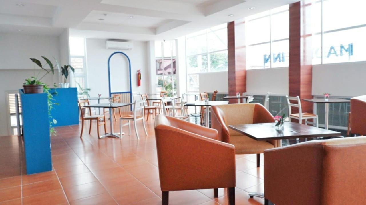 Madina Inn Yogyakarta Esterno foto
